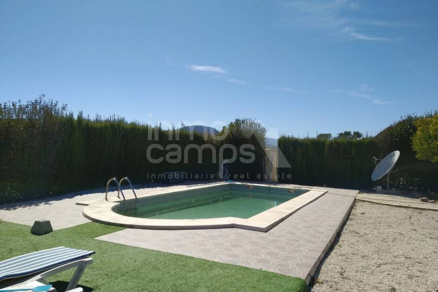 Te koop - Landhuis - Millena