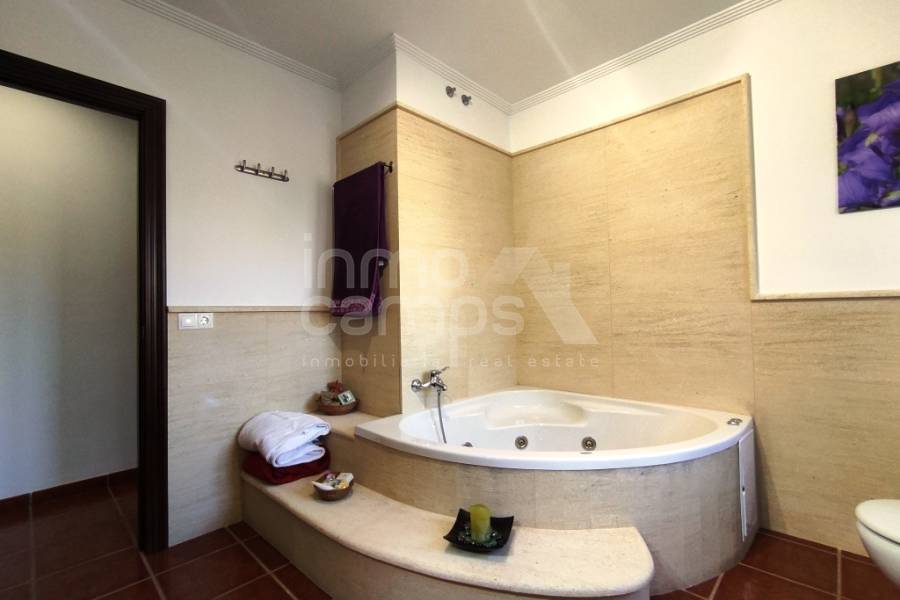 Te koop - Villa - Gorga