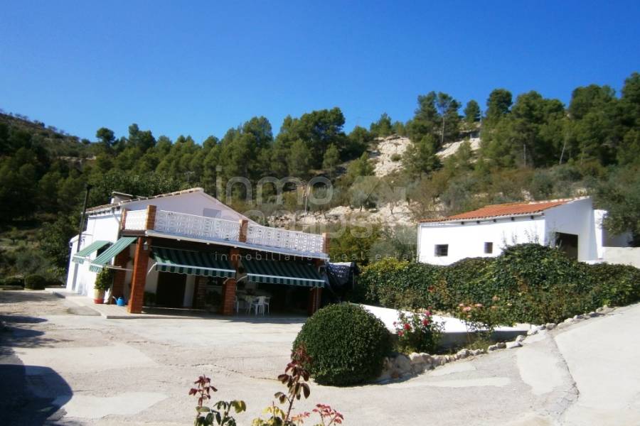 Te koop - Landhuis - Millena