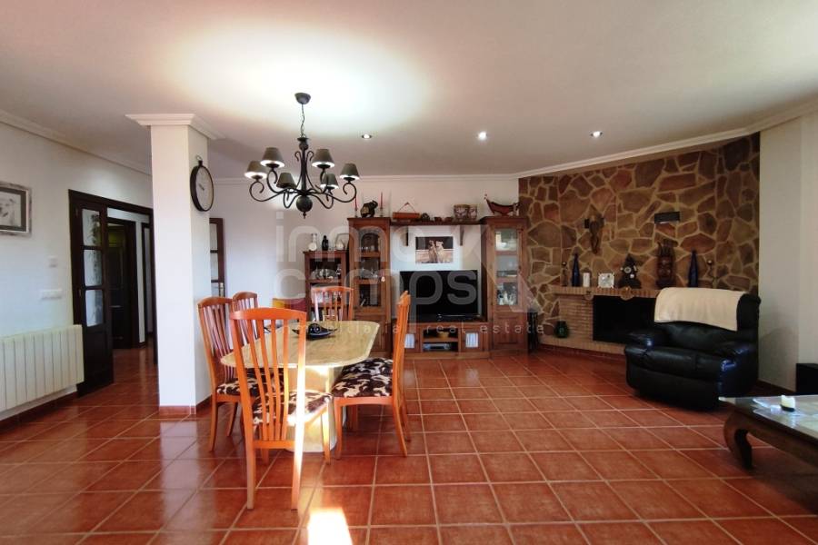 Te koop - Villa - Gorga