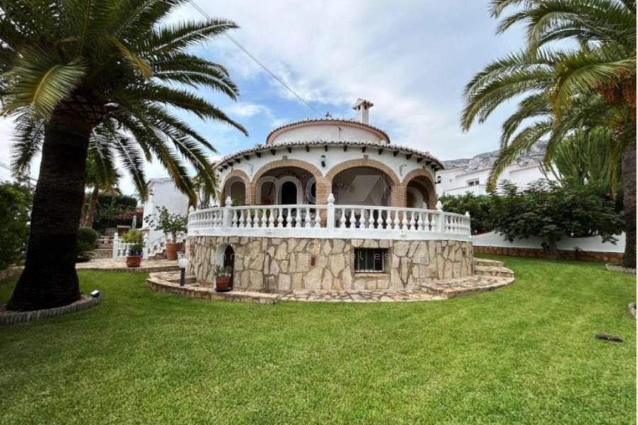 Venta - Chalet - Denia
