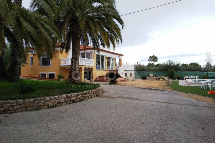 Te koop - Landhuis - Ontinyent