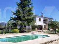 Country estate in a marvelous setting with excellent views of Montcabrer and Sierra del Benicadell