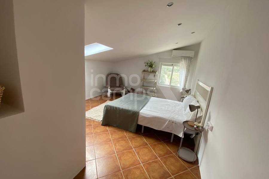 Te koop - Landhuis - Millena