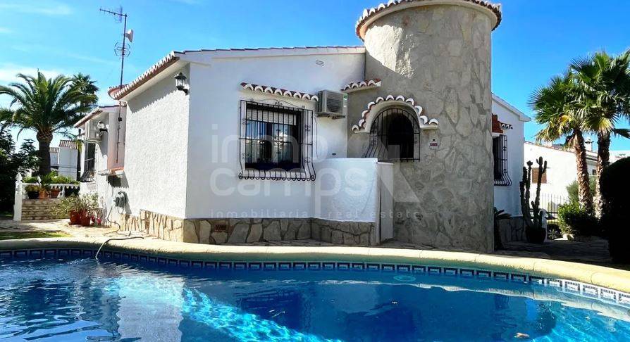 Venta - Chalet - Denia