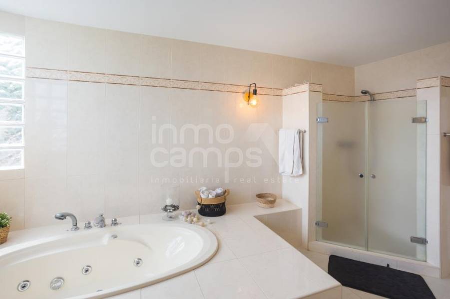 Venta - Chalet - Denia