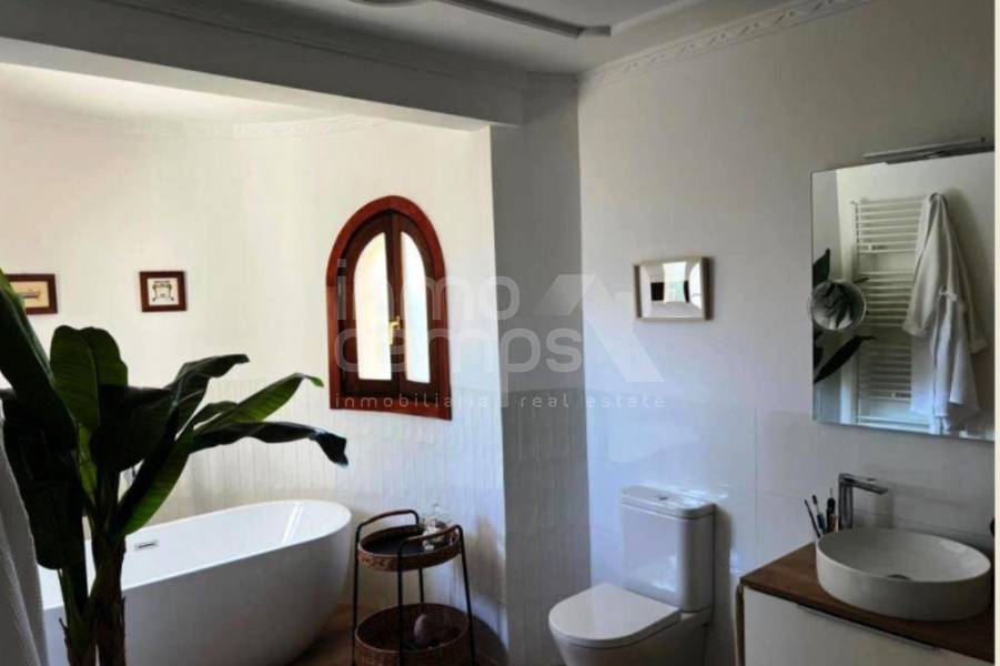 Venta - Chalet - Denia