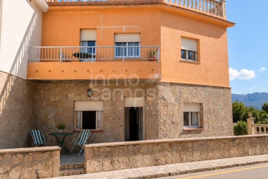 For sale - Semi - Detached house - Denia
