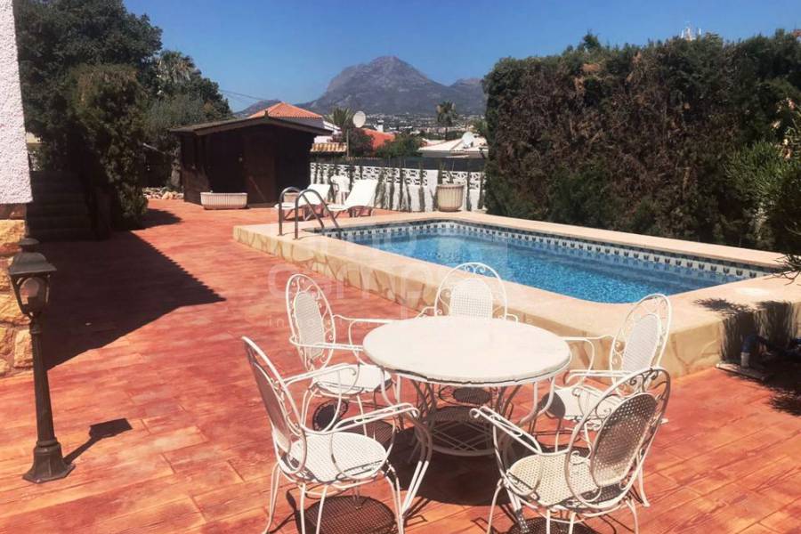 Venta - Chalet - Albir