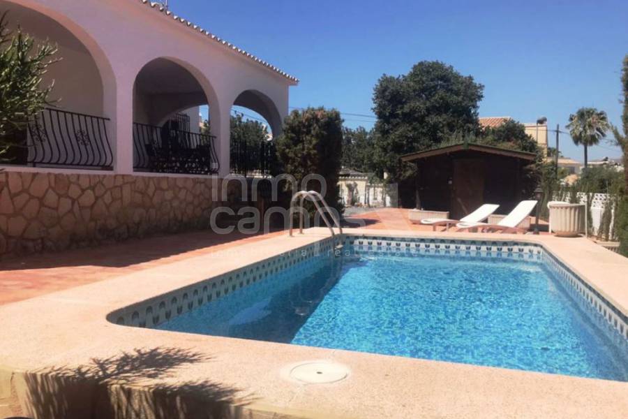 Venta - Chalet - Albir