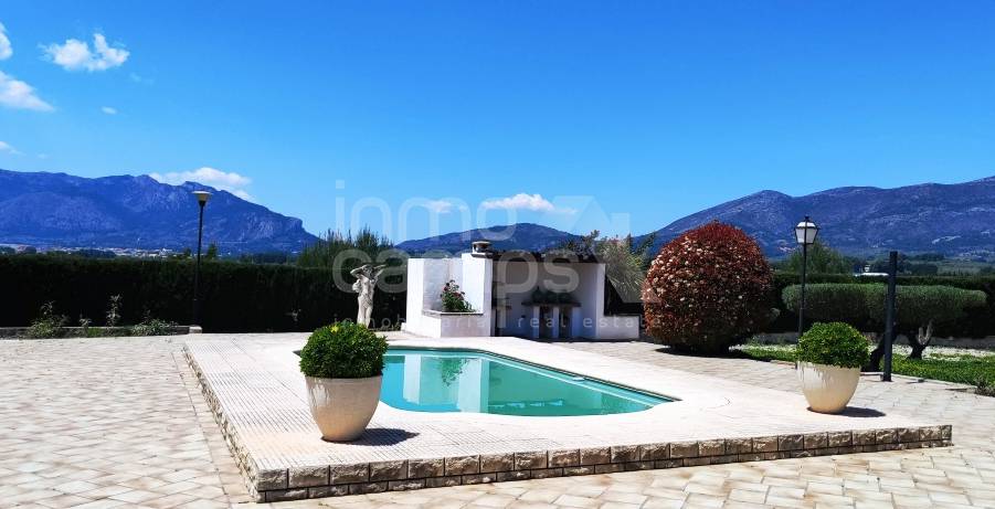 Finca for sale in Alcocer de Planes