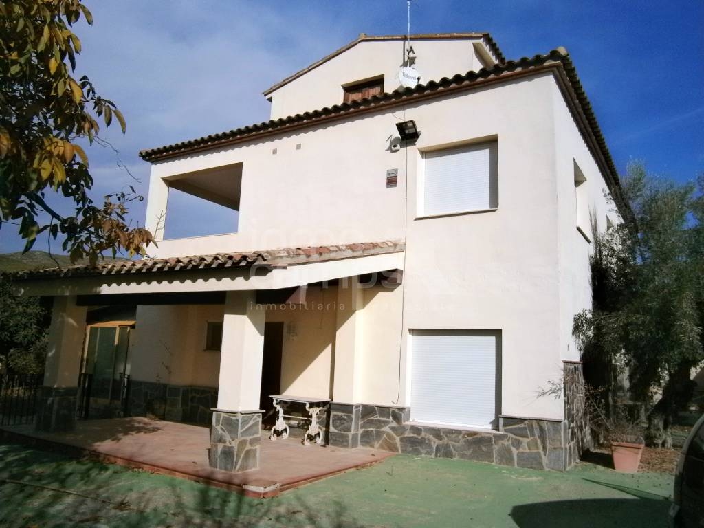 5 Bedroom Country House With Pool For Sale In Ontiny - 