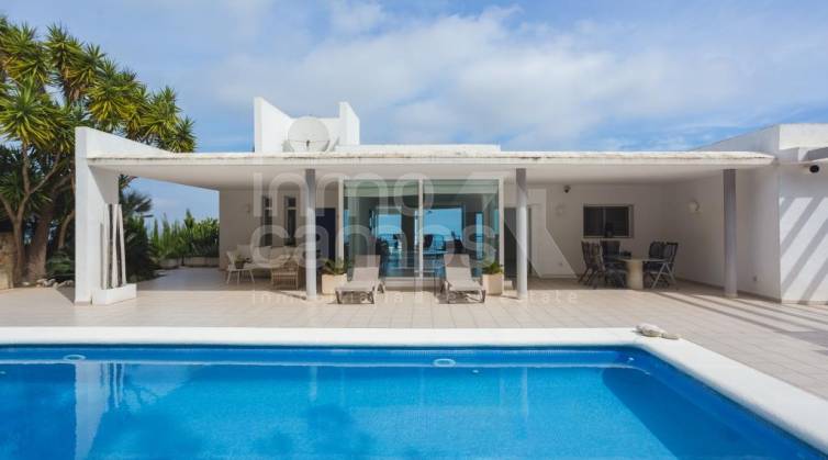 Villa - For sale - Denia - Denia