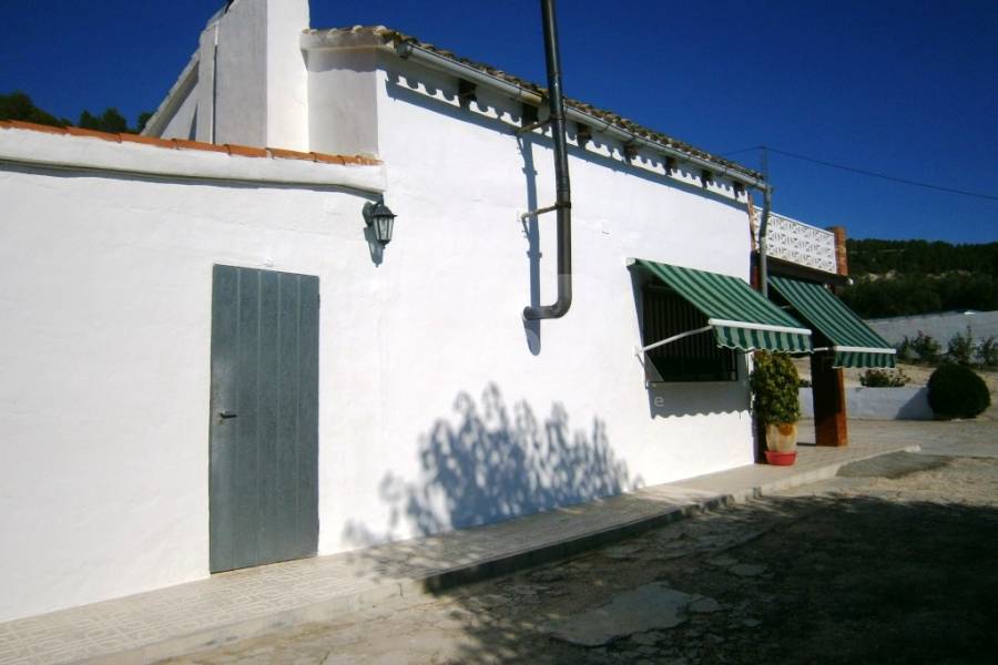 Te koop - Landhuis - Millena