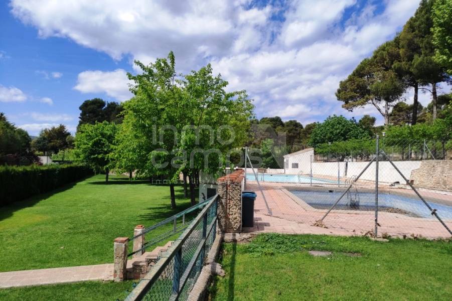 Te koop - Villa - Alcoy - Urbanizaciones