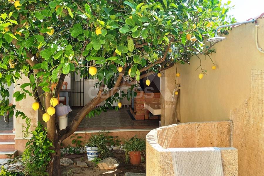 For sale - Villa - Denia